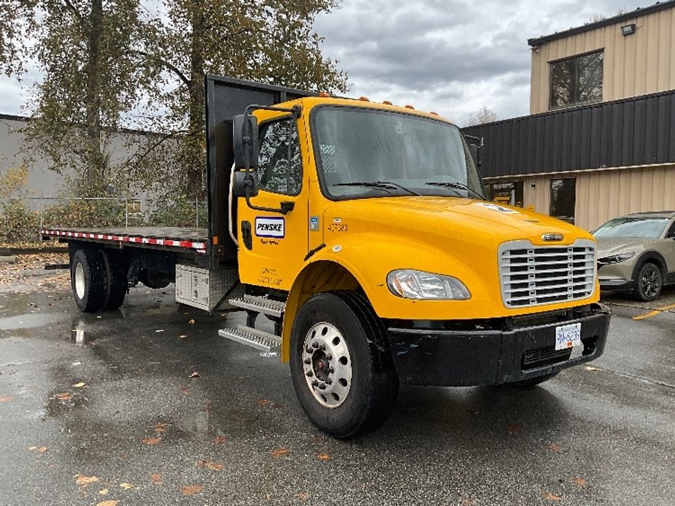 Flatbed Truck-Light and Medium Duty Trucks-Freightliner-2022-M2-Burnaby-BC-92,552\n\t\tkm-$ 101,500 - Image 1