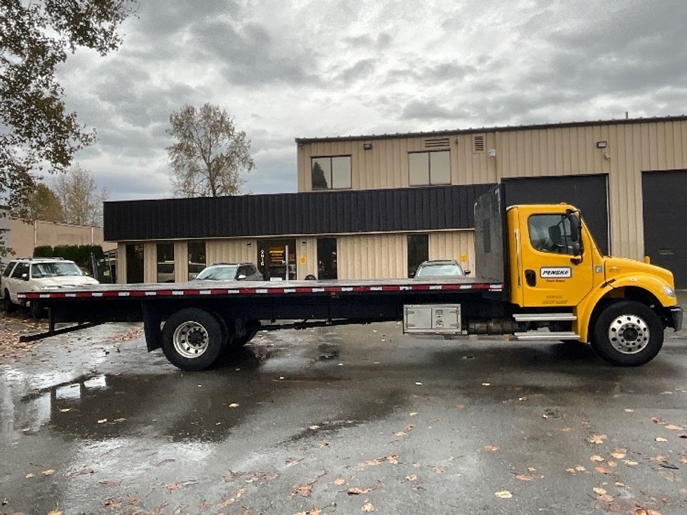 Flatbed Truck-Light and Medium Duty Trucks-Freightliner-2022-M2-Burnaby-BC-92,552\n\t\tkm-$ 101,500 - Image 11