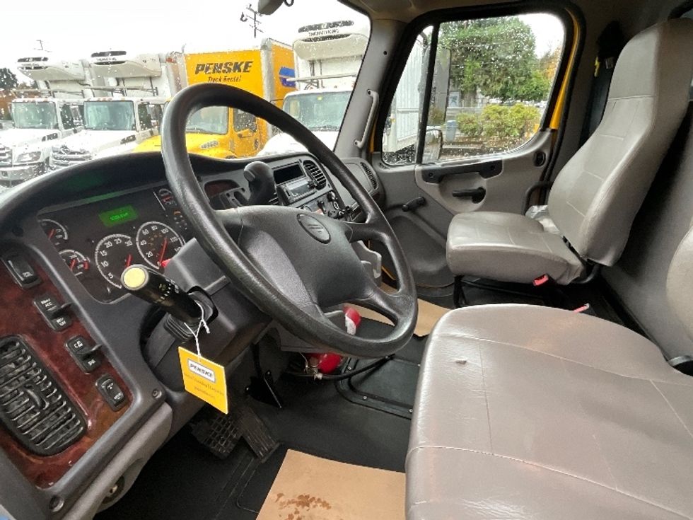 Flatbed Truck-Light and Medium Duty Trucks-Freightliner-2022-M2-Burnaby-BC-92,552\n\t\tkm-$ 101,500 - Image 13