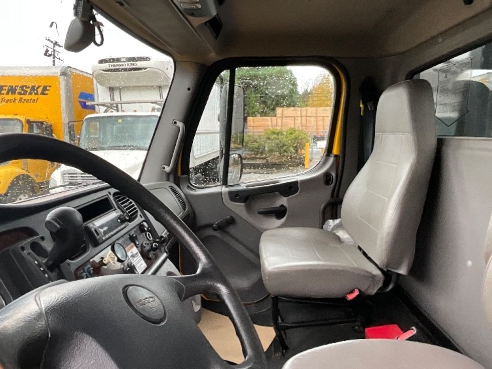 Flatbed Truck-Light and Medium Duty Trucks-Freightliner-2022-M2-Burnaby-BC-92,552\n\t\tkm-$ 101,500 - Image 15