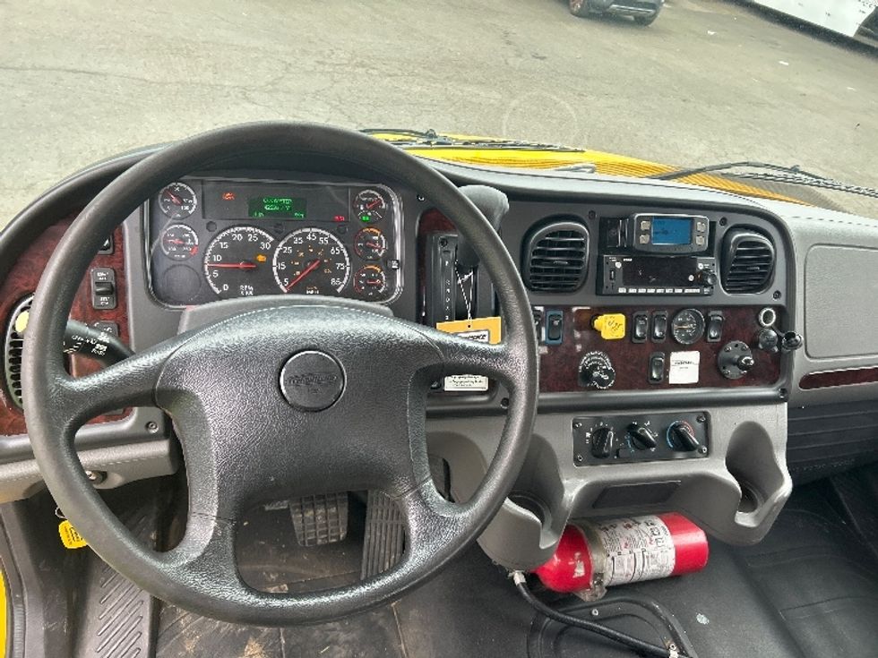 Flatbed Truck-Light and Medium Duty Trucks-Freightliner-2022-M2-Clackamas-OR-42,776\n\t\tmiles-$ 74,250 - Image 13