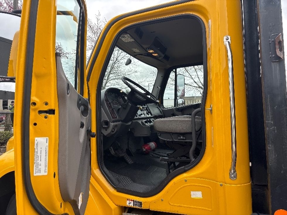 Flatbed Truck-Light and Medium Duty Trucks-Freightliner-2022-M2-Clackamas-OR-51,189\n\t\tmiles-$ 72,000 - Image 14