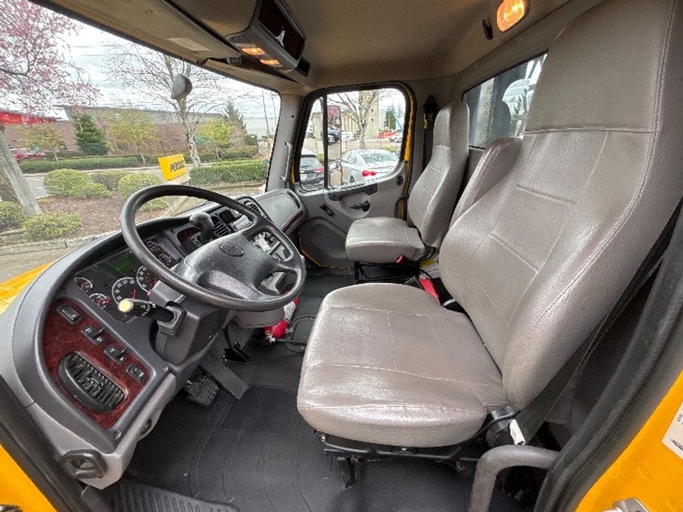 Flatbed Truck-Light and Medium Duty Trucks-Freightliner-2022-M2-Clackamas-OR-51,189\n\t\tmiles-$ 72,000 - Image 15