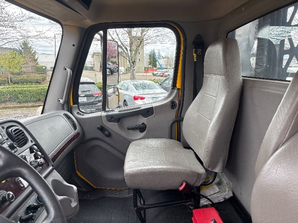 Flatbed Truck-Light and Medium Duty Trucks-Freightliner-2022-M2-Clackamas-OR-51,189\n\t\tmiles-$ 72,000 - Image 17