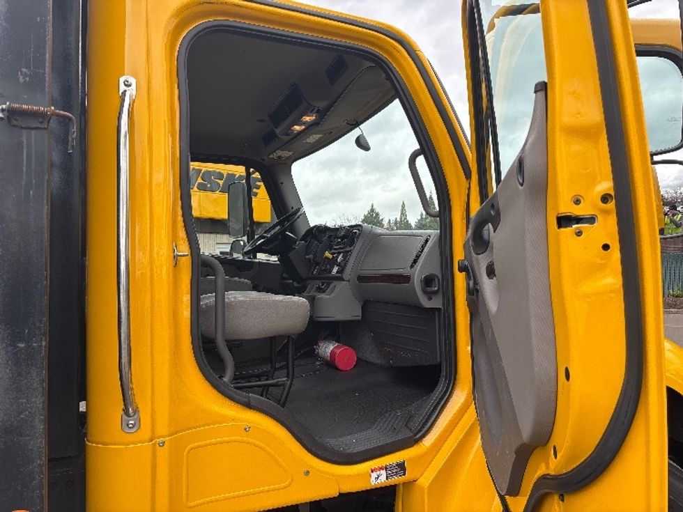 Flatbed Truck-Light and Medium Duty Trucks-Freightliner-2022-M2-Clackamas-OR-51,189\n\t\tmiles-$ 72,000 - Image 18