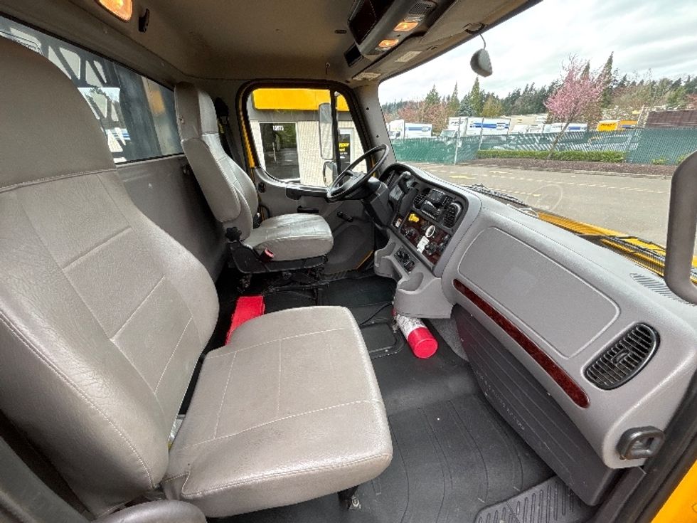 Flatbed Truck-Light and Medium Duty Trucks-Freightliner-2022-M2-Clackamas-OR-51,189\n\t\tmiles-$ 72,000 - Image 20