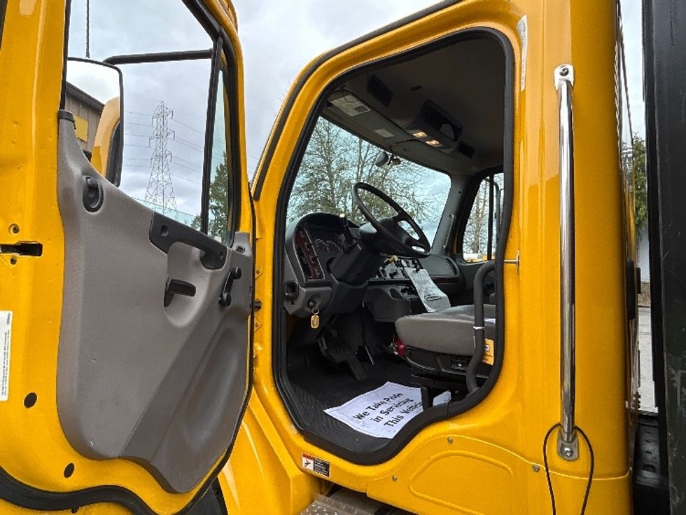 Flatbed Truck-Light and Medium Duty Trucks-Freightliner-2022-M2-Clackamas-OR-53,385\n\t\tmiles-$ 71,750 - Image 16