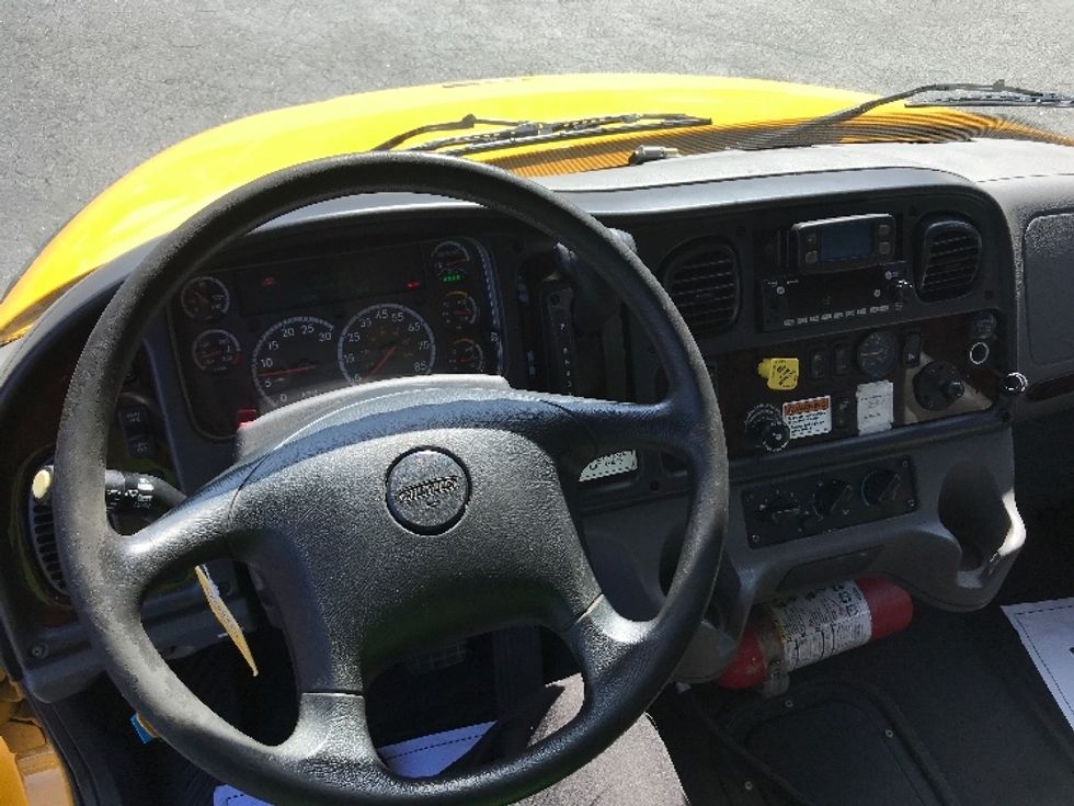 Flatbed Truck-Light and Medium Duty Trucks-Freightliner-2022-M2-Conover-NC-190,492\n\t\tmiles-$ 59,750 - Image 16