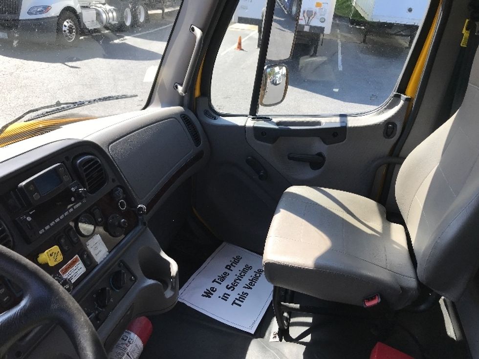 Flatbed Truck-Light and Medium Duty Trucks-Freightliner-2022-M2-Conover-NC-190,492\n\t\tmiles-$ 59,750 - Image 17