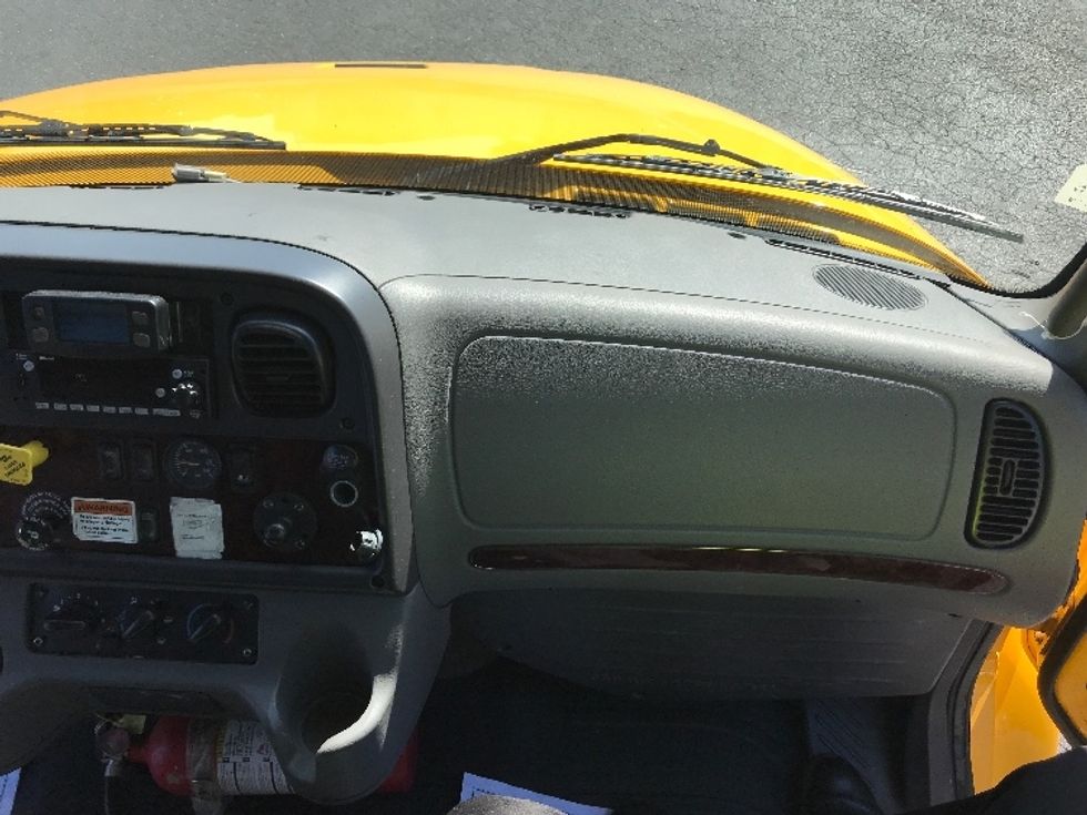 Flatbed Truck-Light and Medium Duty Trucks-Freightliner-2022-M2-Conover-NC-190,492\n\t\tmiles-$ 59,750 - Image 19