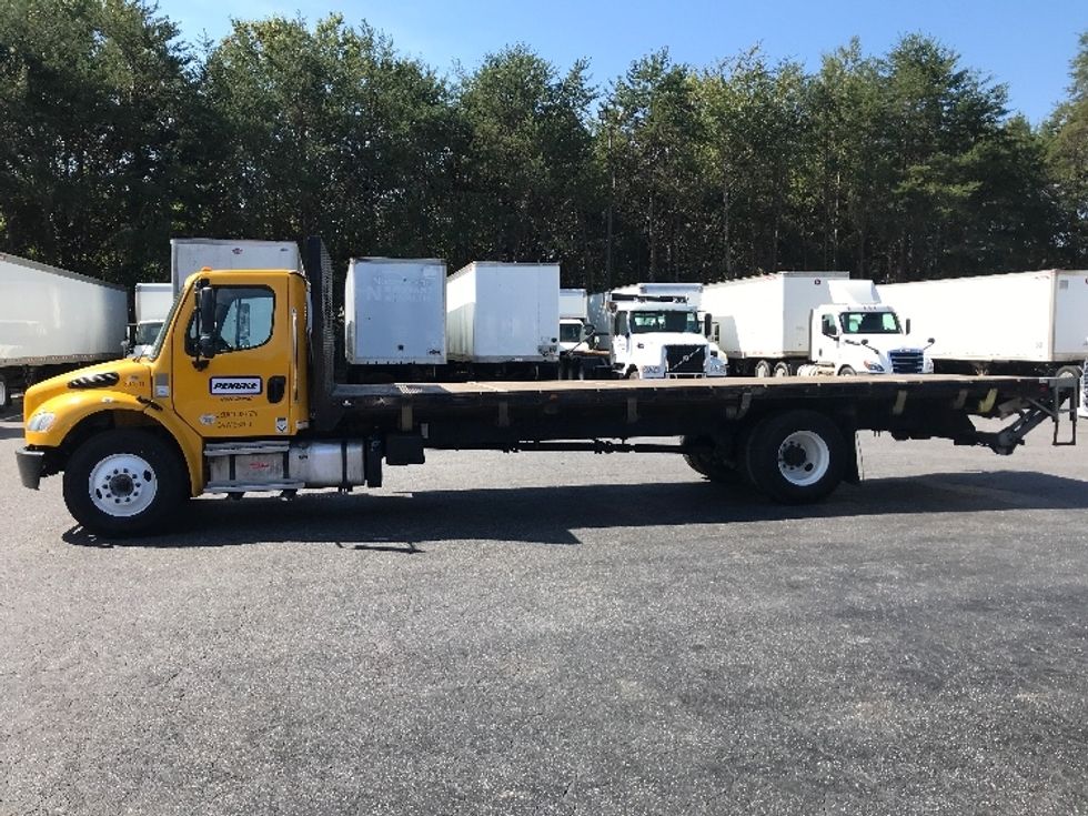 Flatbed Truck-Light and Medium Duty Trucks-Freightliner-2022-M2-Conover-NC-190,492\n\t\tmiles-$ 59,750 - Image 4