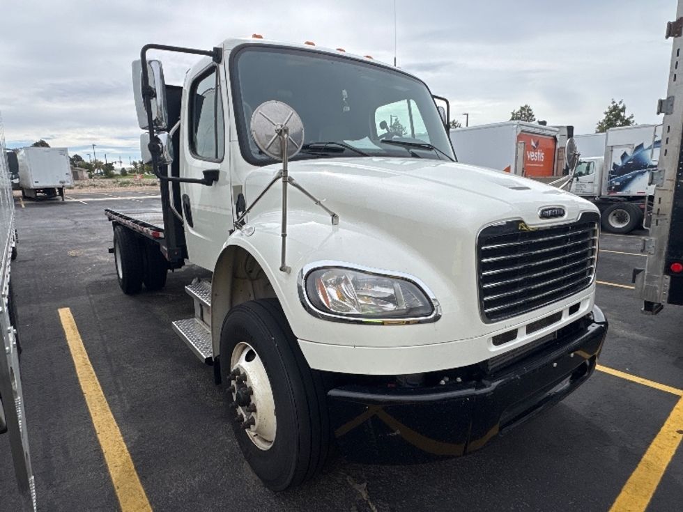 Flatbed Truck-Light and Medium Duty Trucks-Freightliner-2022-M2-Denver-CO-156,679\n\t\tmiles-$ 18,000 - Image 1