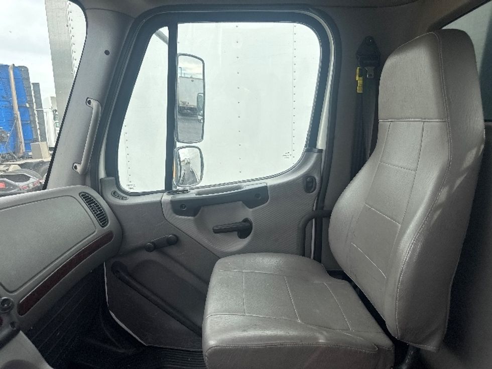 Flatbed Truck-Light and Medium Duty Trucks-Freightliner-2022-M2-Denver-CO-156,679\n\t\tmiles-$ 18,000 - Image 13