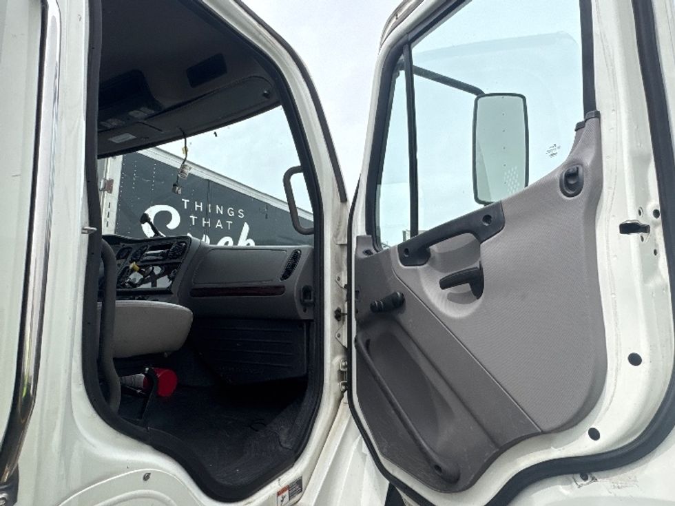 Flatbed Truck-Light and Medium Duty Trucks-Freightliner-2022-M2-Denver-CO-156,679\n\t\tmiles-$ 18,000 - Image 14