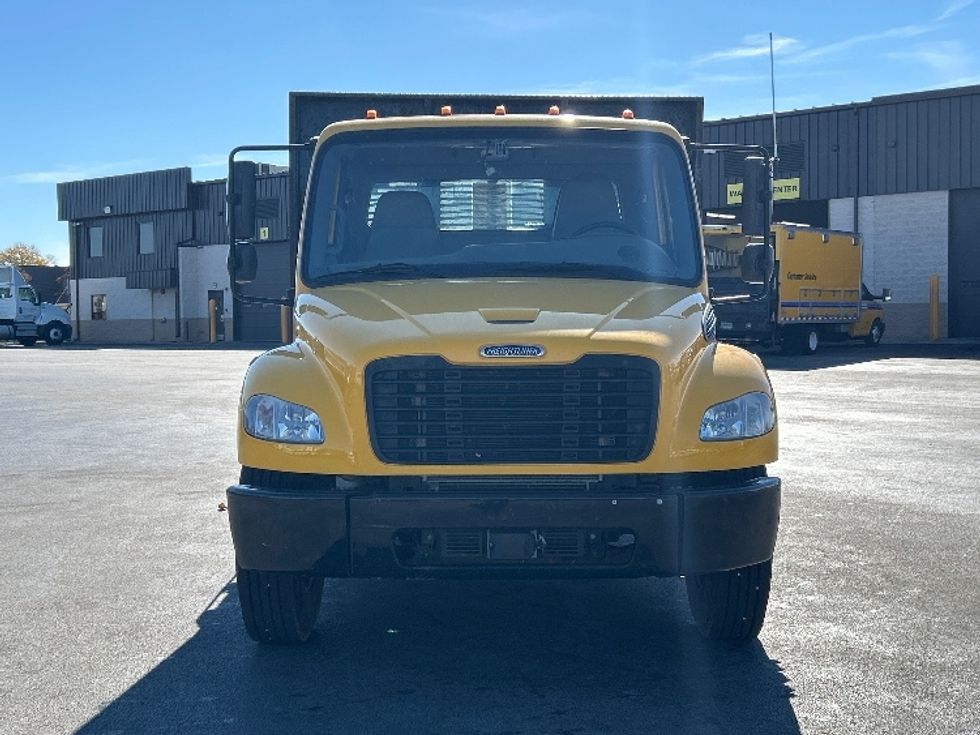 2022 Freightliner M2 106 Medium Duty photo 2