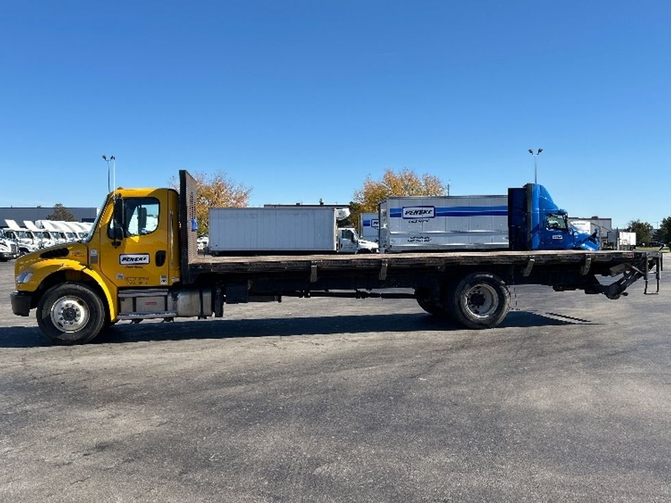 2022 Freightliner M2 106 Medium Duty photo 4