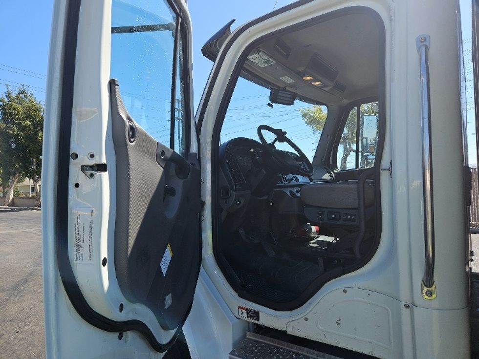 Flatbed Truck-Light and Medium Duty Trucks-Freightliner-2022-M2-Fontana-CA-125,081\n\t\tmiles-$ 79,500 - Image 14