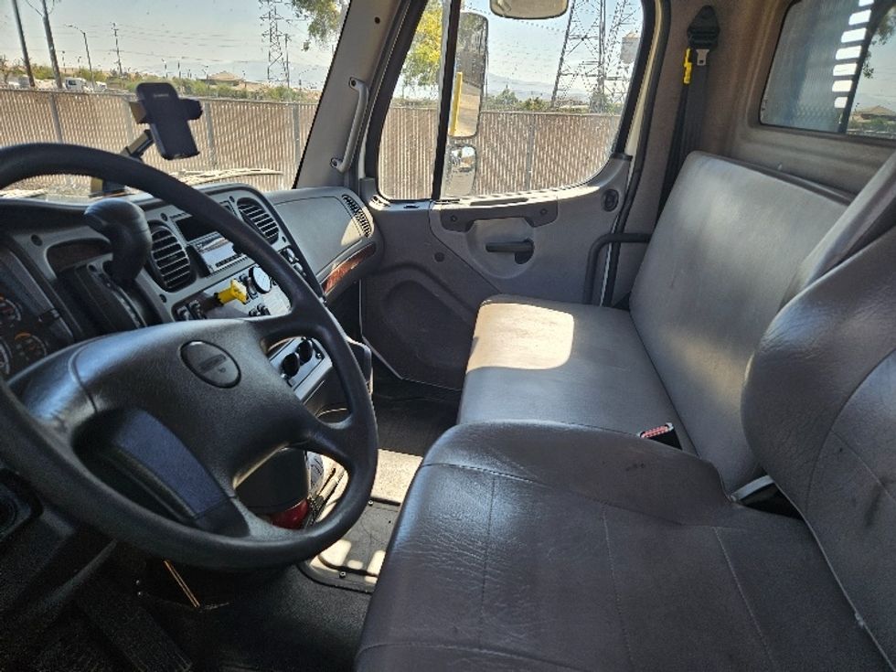 Flatbed Truck-Light and Medium Duty Trucks-Freightliner-2022-M2-Fontana-CA-125,081\n\t\tmiles-$ 79,500 - Image 15