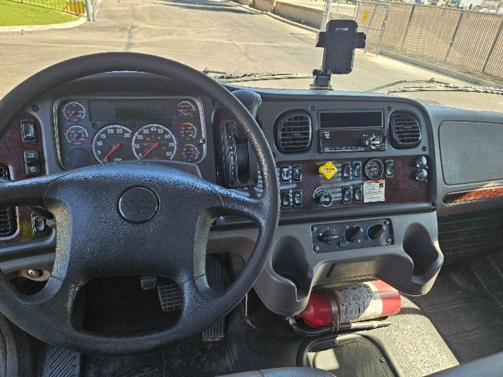 Flatbed Truck-Light and Medium Duty Trucks-Freightliner-2022-M2-Fontana-CA-125,081\n\t\tmiles-$ 79,500 - Image 16