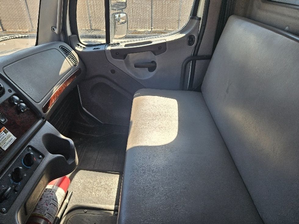 Flatbed Truck-Light and Medium Duty Trucks-Freightliner-2022-M2-Fontana-CA-125,081\n\t\tmiles-$ 79,500 - Image 17