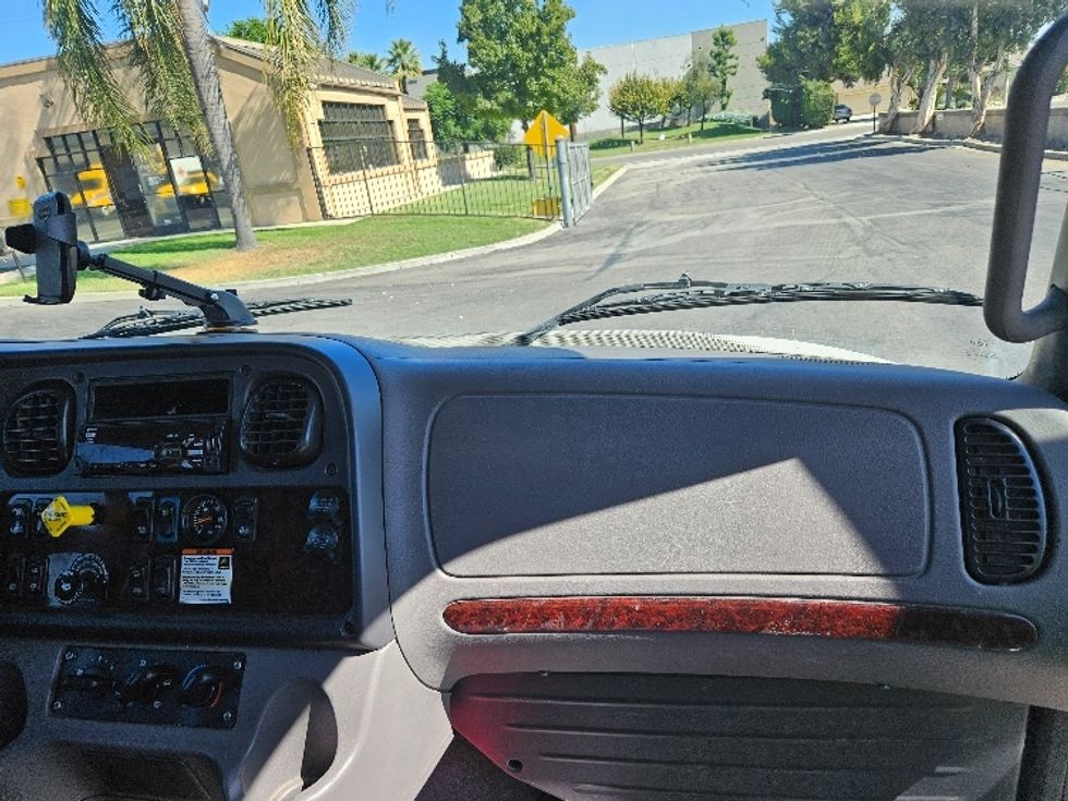 Flatbed Truck-Light and Medium Duty Trucks-Freightliner-2022-M2-Fontana-CA-125,081\n\t\tmiles-$ 79,500 - Image 19