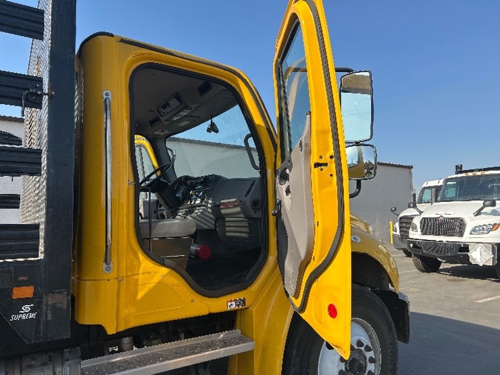 Flatbed Truck-Light and Medium Duty Trucks-Freightliner-2022-M2-Fresno-CA-64,153\n\t\tmiles-$ 80,750 - Image 20