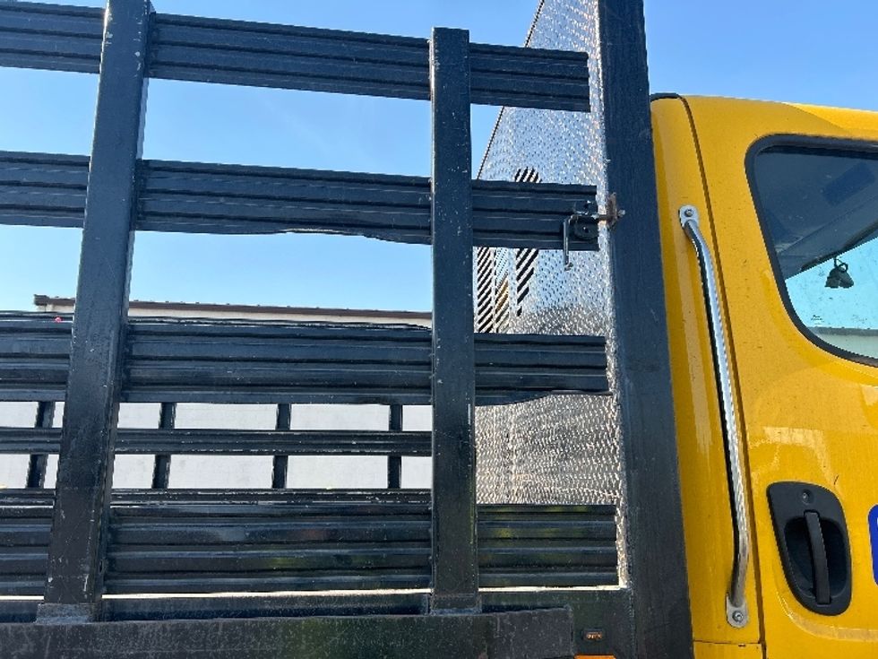 Flatbed Truck-Light and Medium Duty Trucks-Freightliner-2022-M2-Fresno-CA-64,153\n\t\tmiles-$ 80,750 - Image 29