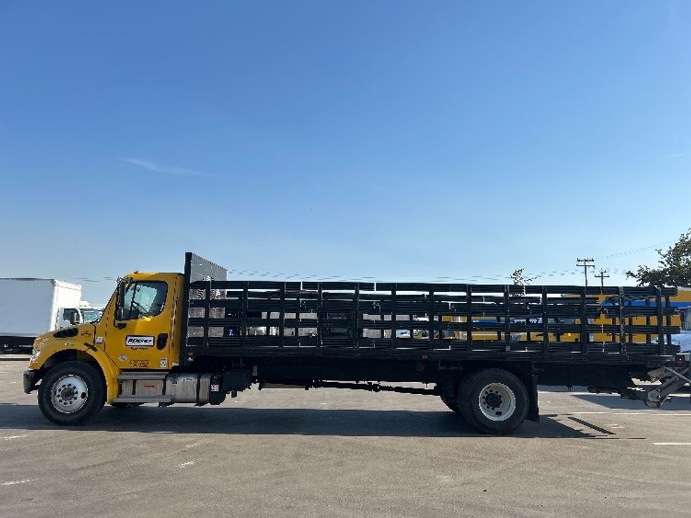Flatbed Truck-Light and Medium Duty Trucks-Freightliner-2022-M2-Fresno-CA-64,153\n\t\tmiles-$ 80,750 - Image 4