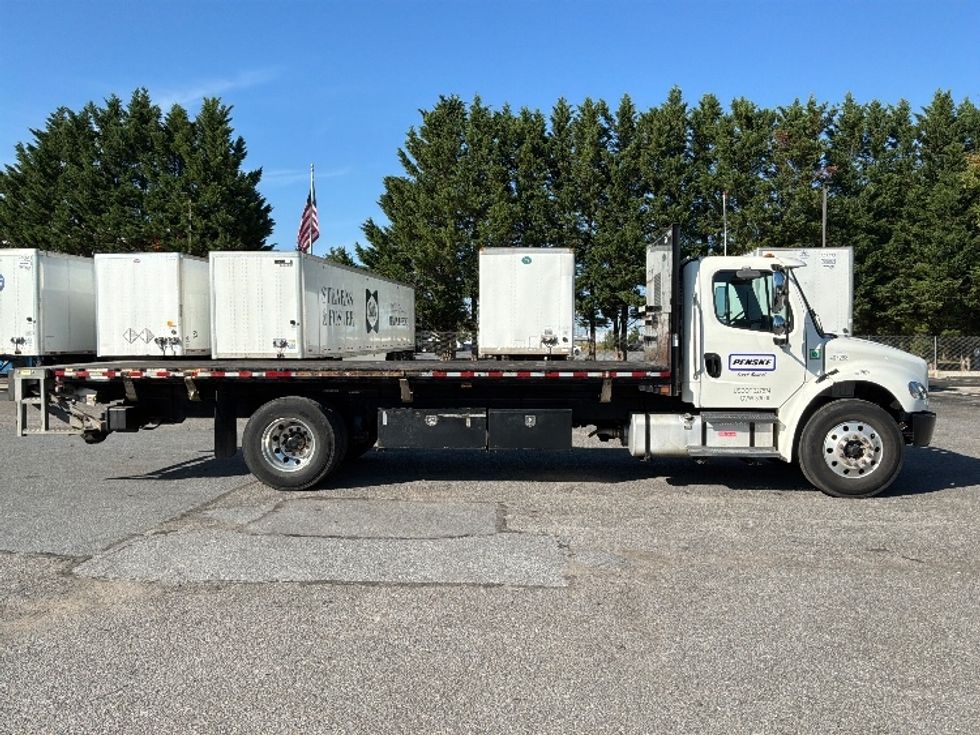 Flatbed Truck-Light and Medium Duty Trucks-Freightliner-2022-M2-Hagerstown-MD-205,376\n\t\tmiles-$ 46,750 - Image 14