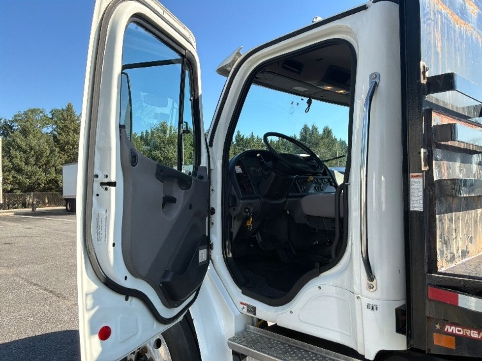Flatbed Truck-Light and Medium Duty Trucks-Freightliner-2022-M2-Hagerstown-MD-205,376\n\t\tmiles-$ 46,750 - Image 15