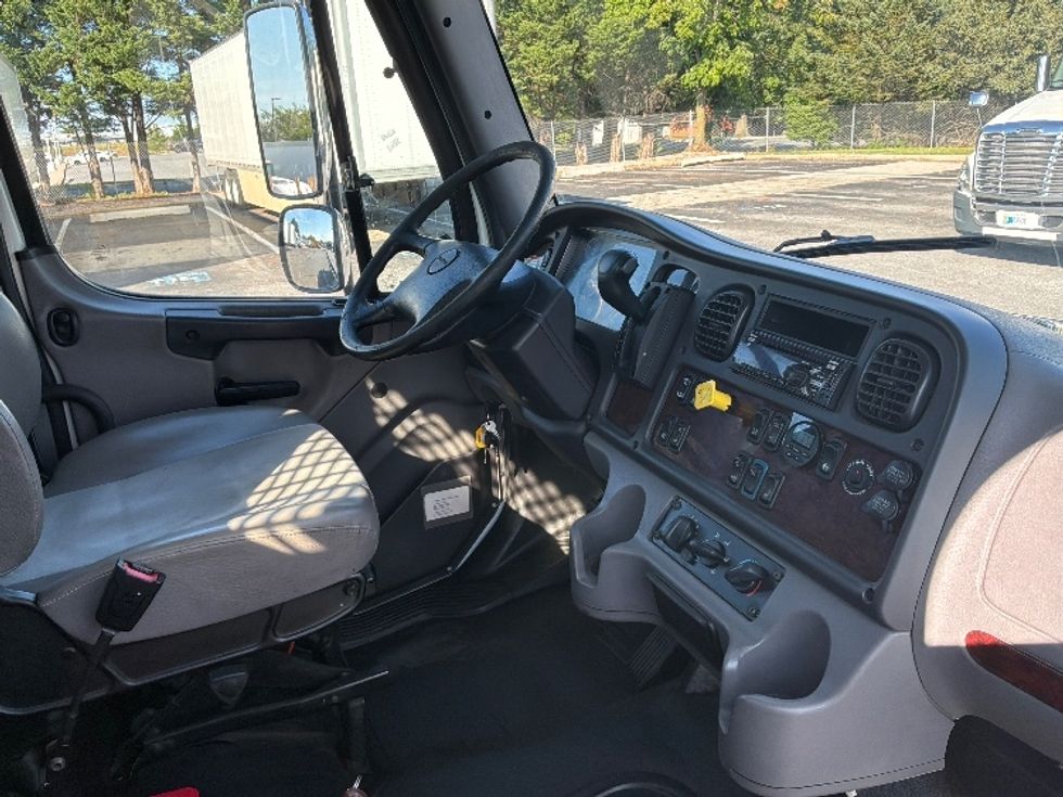 Flatbed Truck-Light and Medium Duty Trucks-Freightliner-2022-M2-Hagerstown-MD-205,376\n\t\tmiles-$ 46,750 - Image 21