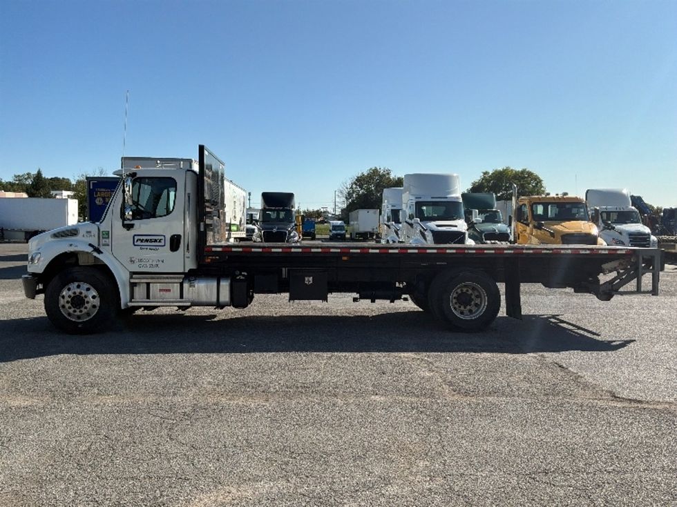 Flatbed Truck-Light and Medium Duty Trucks-Freightliner-2022-M2-Hagerstown-MD-205,376\n\t\tmiles-$ 46,750 - Image 4