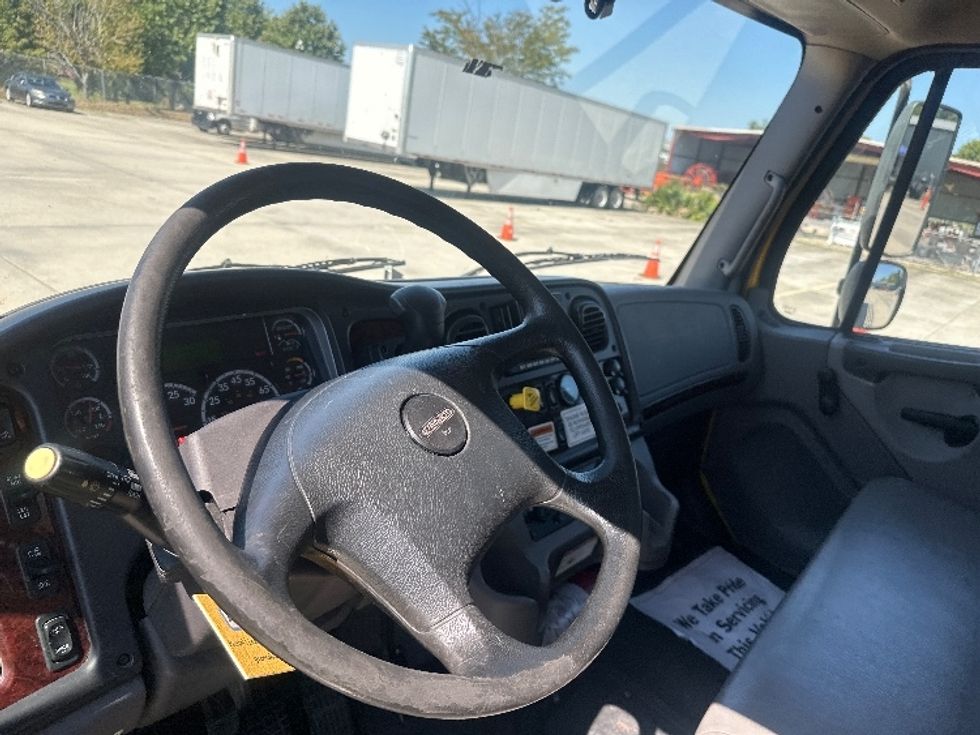 Flatbed Truck-Light and Medium Duty Trucks-Freightliner-2022-M2-Harahan-LA-162,718\n\t\tmiles-$ 62,000 - Image 13
