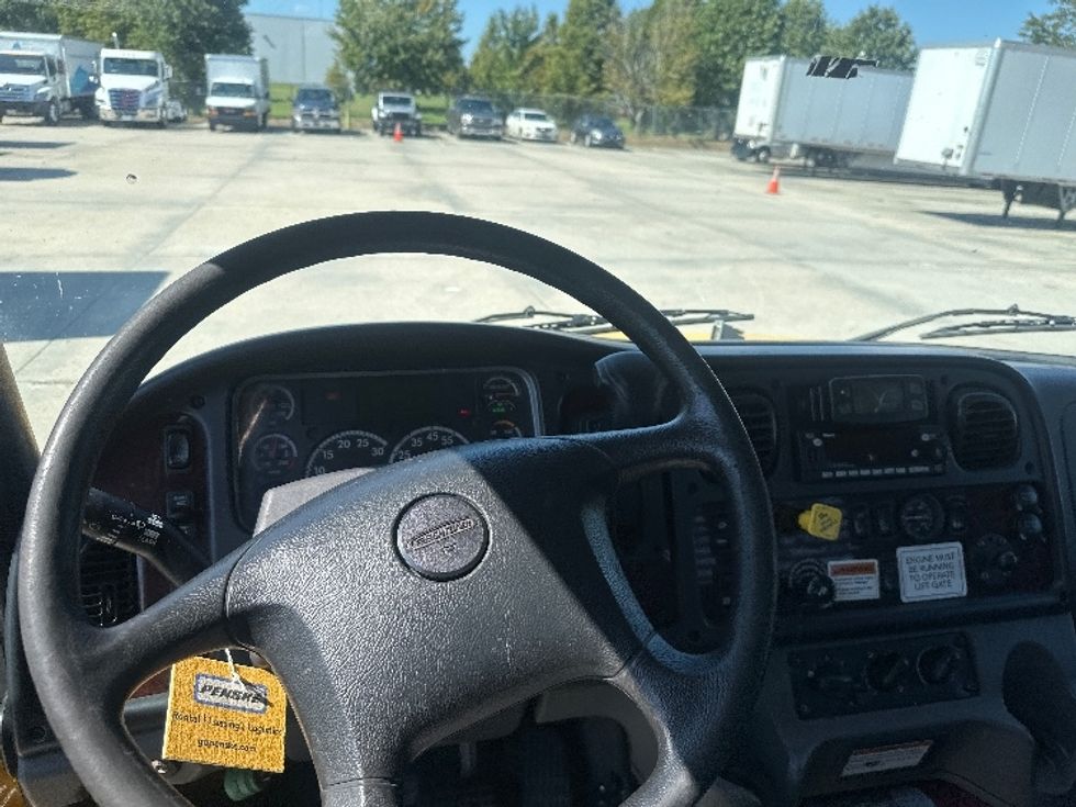 Flatbed Truck-Light and Medium Duty Trucks-Freightliner-2022-M2-Harahan-LA-162,718\n\t\tmiles-$ 62,000 - Image 14