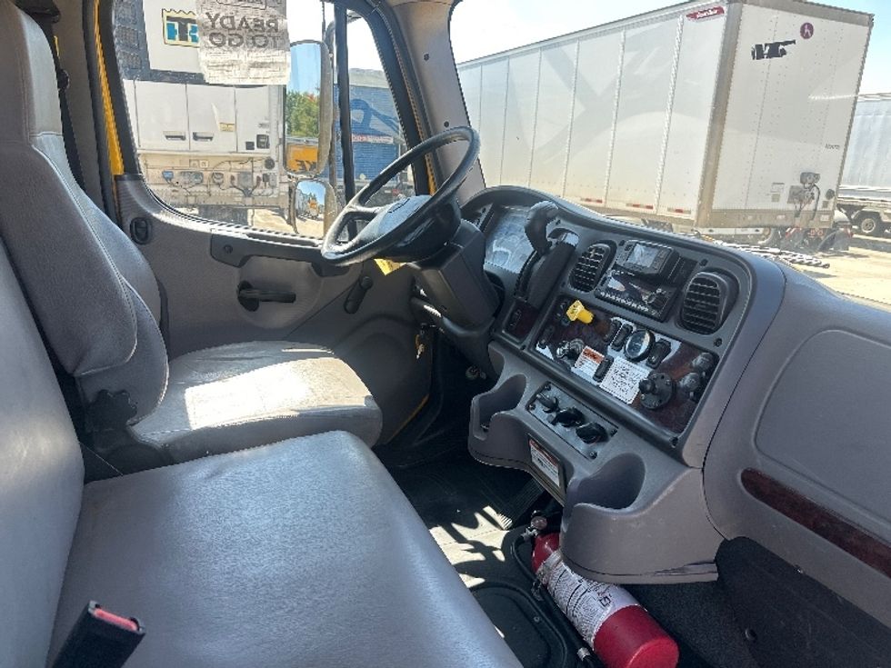 Flatbed Truck-Light and Medium Duty Trucks-Freightliner-2022-M2-Harahan-LA-162,718\n\t\tmiles-$ 62,000 - Image 18