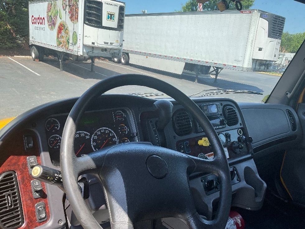 Flatbed Truck-Light and Medium Duty Trucks-Freightliner-2022-M2-Harrisburg-PA-99,980\n\t\tmiles-$ 70,000 - Image 17