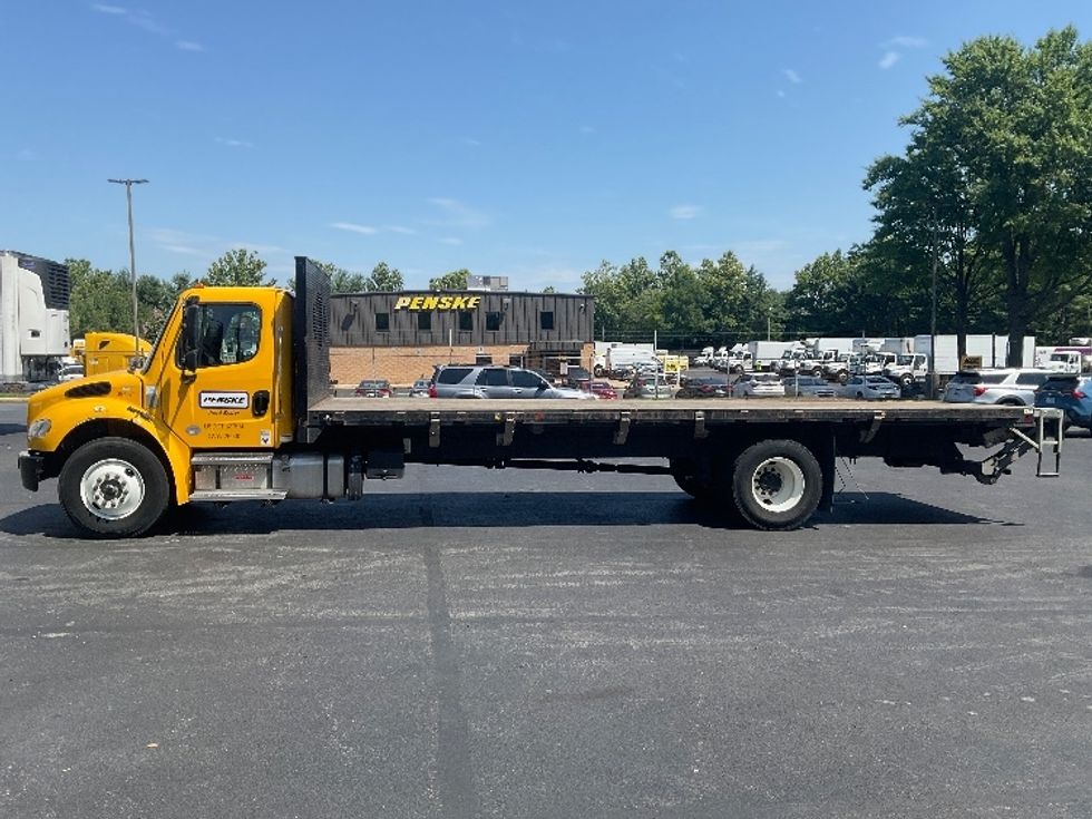 Flatbed Truck-Light and Medium Duty Trucks-Freightliner-2022-M2-Harrisburg-PA-99,980\n\t\tmiles-$ 70,000 - Image 4