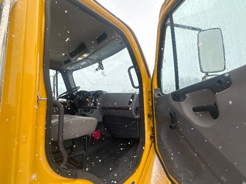 Flatbed Truck-Light and Medium Duty Trucks-Freightliner-2022-M2-Kalamazoo-MI-129,691\n\t\tmiles-$ 64,500 - Image 17