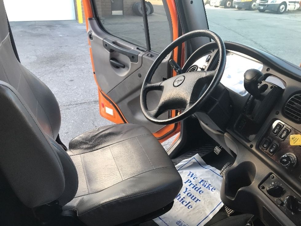 Flatbed Truck-Light and Medium Duty Trucks-Freightliner-2022-M2-Lincoln-NE-118,697\n\t\tmiles-$ 61,750 - Image 18