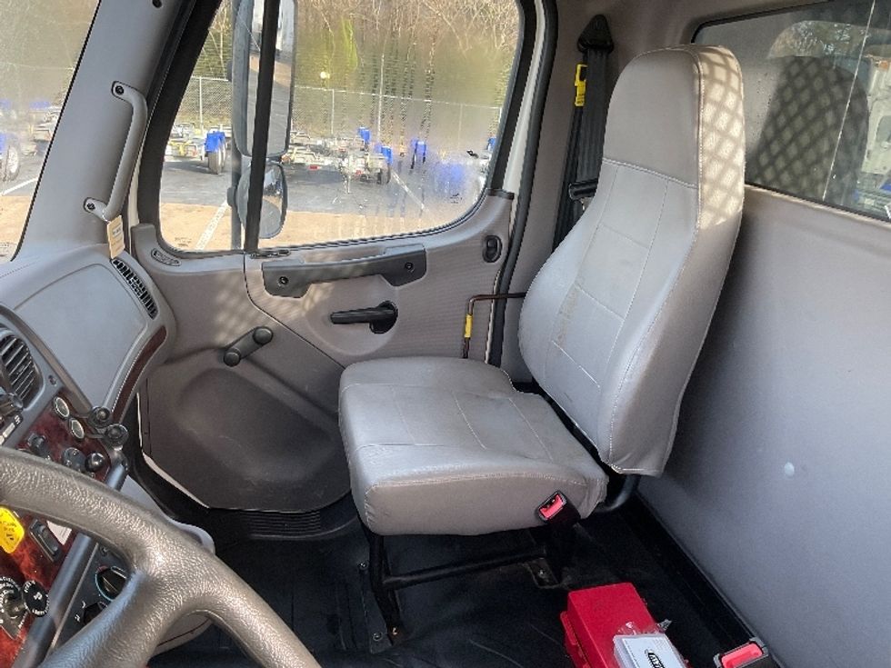 Flatbed Truck-Light and Medium Duty Trucks-Freightliner-2022-M2-Little Rock-AR-133,834\n\t\tmiles-$ 67,750 - Image 16