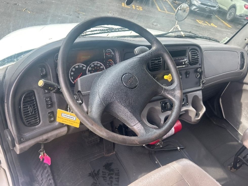 Flatbed Truck-Light and Medium Duty Trucks-Freightliner-2022-M2-Middlefield-OH-333,826\n\t\tmiles-$ 28,250 - Image 17