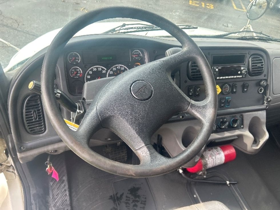 Flatbed Truck-Light and Medium Duty Trucks-Freightliner-2022-M2-Middlefield-OH-333,826\n\t\tmiles-$ 28,250 - Image 18