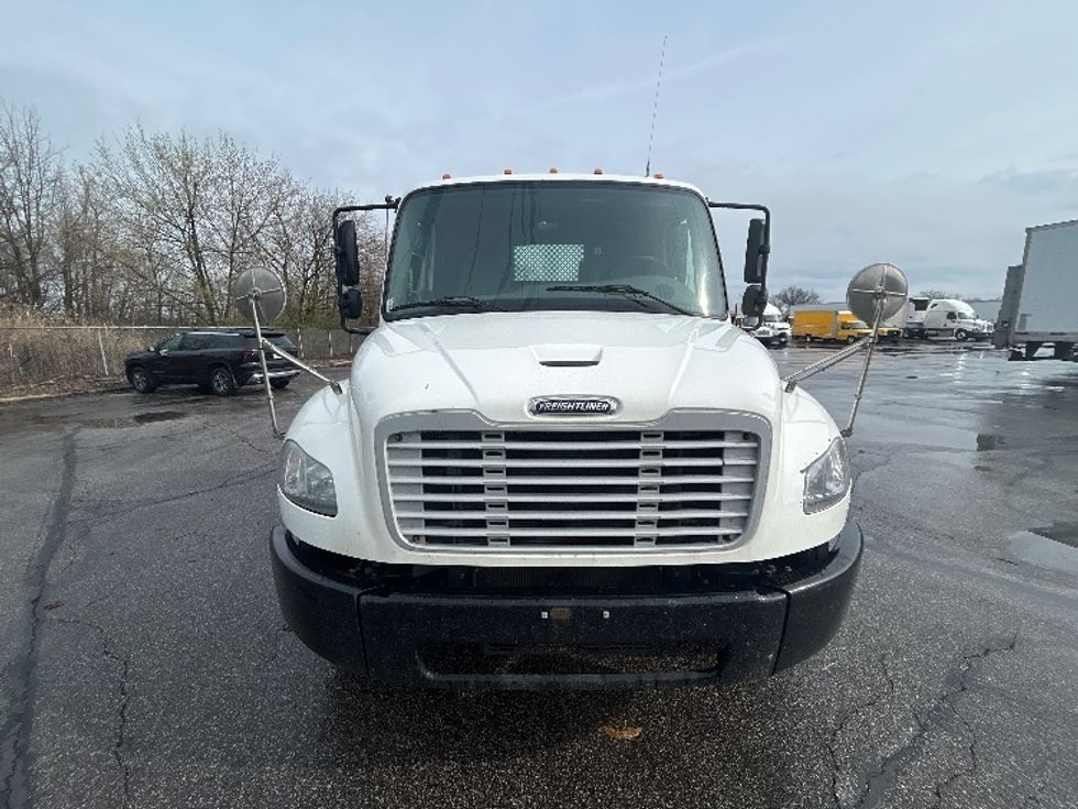 Flatbed Truck-Light and Medium Duty Trucks-Freightliner-2022-M2-Middlefield-OH-333,826\n\t\tmiles-$ 28,250 - Image 2