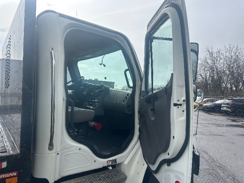 Flatbed Truck-Light and Medium Duty Trucks-Freightliner-2022-M2-Middlefield-OH-333,826\n\t\tmiles-$ 28,250 - Image 20