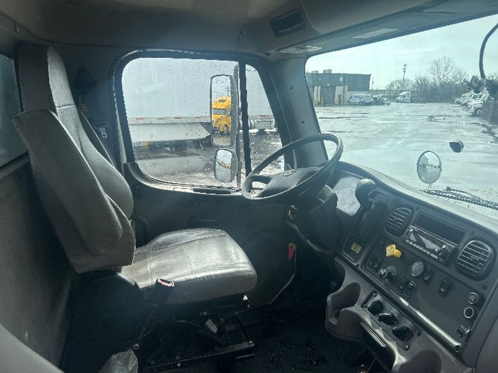 Flatbed Truck-Light and Medium Duty Trucks-Freightliner-2022-M2-Middlefield-OH-333,826\n\t\tmiles-$ 28,250 - Image 22