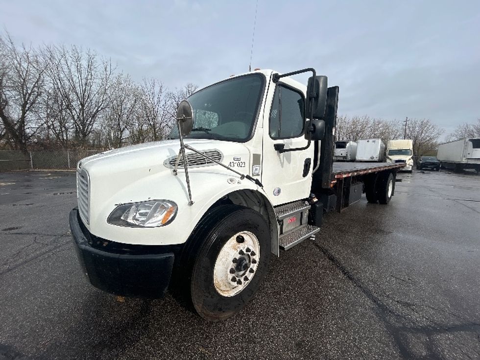 Flatbed Truck-Light and Medium Duty Trucks-Freightliner-2022-M2-Middlefield-OH-333,826\n\t\tmiles-$ 28,250 - Image 3