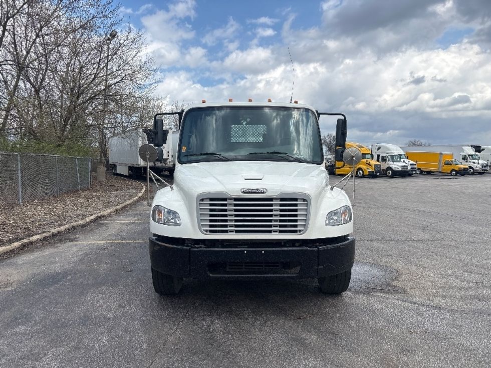 Flatbed Truck-Light and Medium Duty Trucks-Freightliner-2022-M2-Middlefield-OH-344,036\n\t\tmiles-$ 27,750 - Image 2