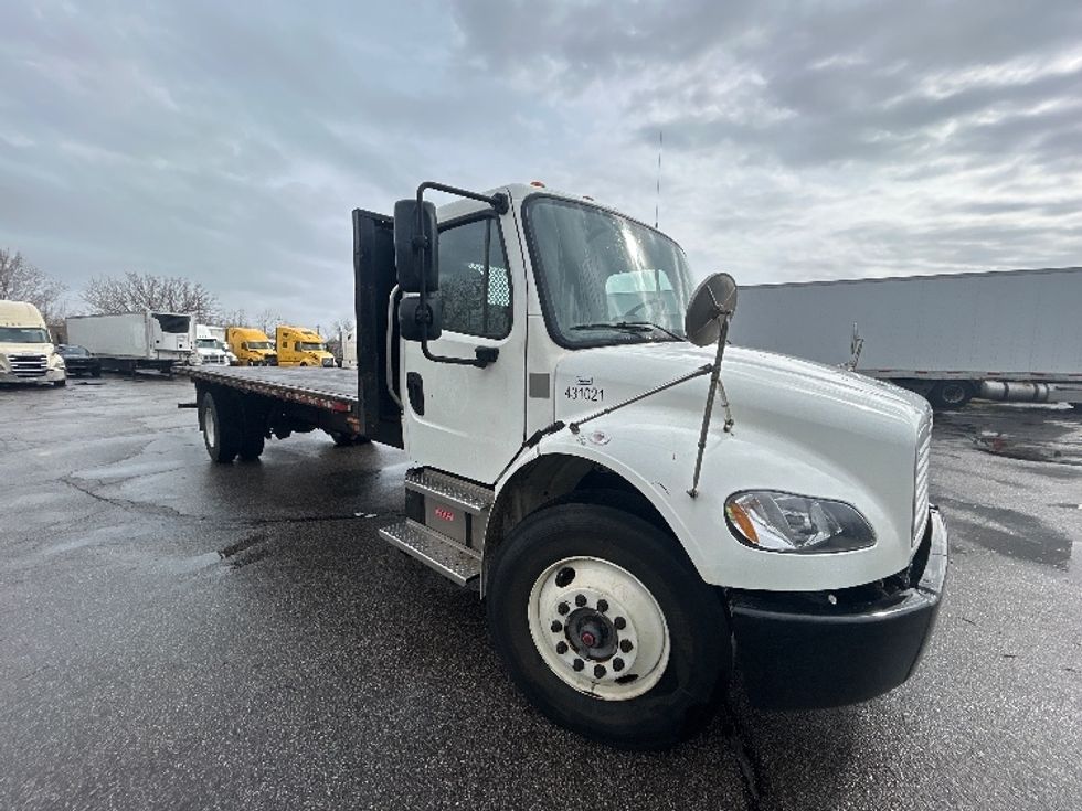 Flatbed Truck-Light and Medium Duty Trucks-Freightliner-2022-M2-Middlefield-OH-367,003\n\t\tmiles-$ 27,750 - Image 1