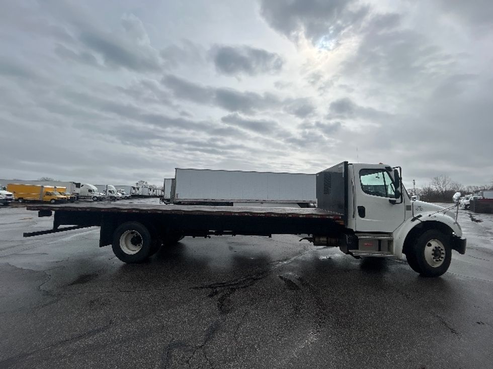 Flatbed Truck-Light and Medium Duty Trucks-Freightliner-2022-M2-Middlefield-OH-367,003\n\t\tmiles-$ 27,750 - Image 15