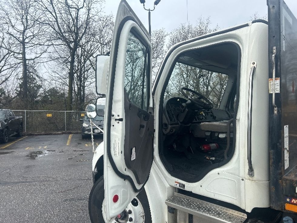 Flatbed Truck-Light and Medium Duty Trucks-Freightliner-2022-M2-Middlefield-OH-367,003\n\t\tmiles-$ 27,750 - Image 16